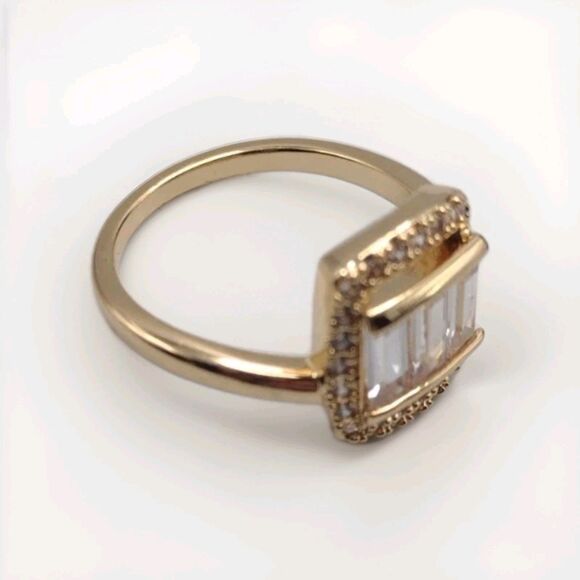 Baguette Cut Zirconia January Birthstone Gold Overlay Ring Size 7 + Box Gift - Picture 5 of 6